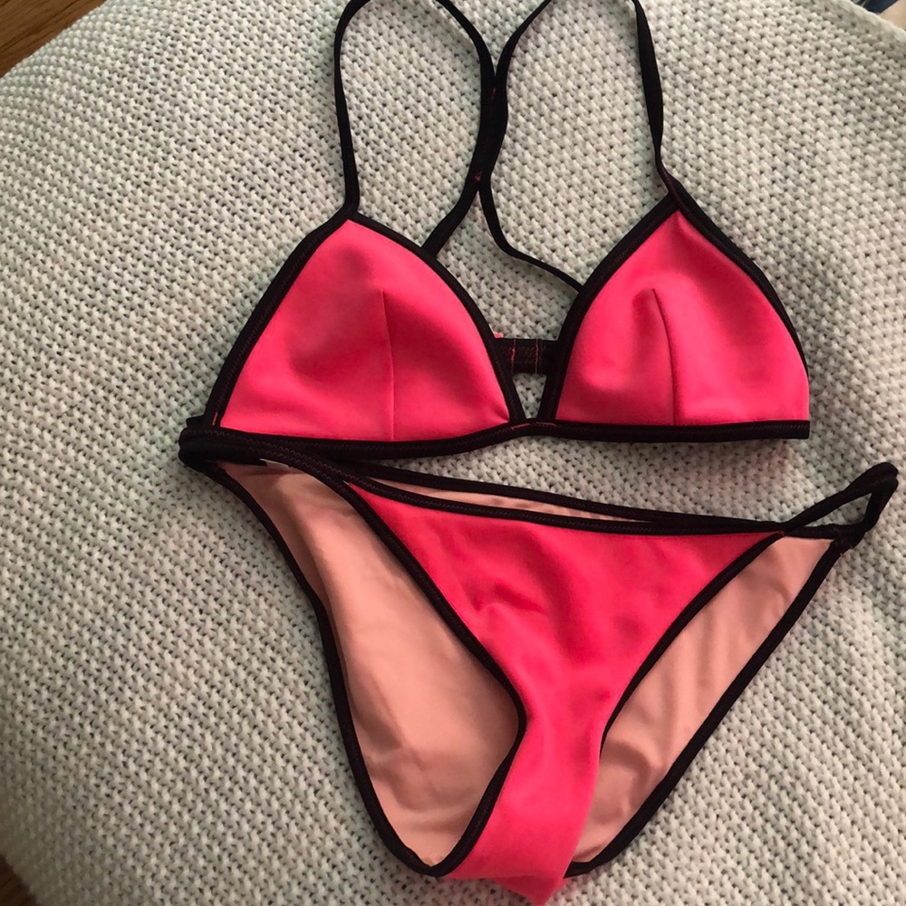 VS bikini.